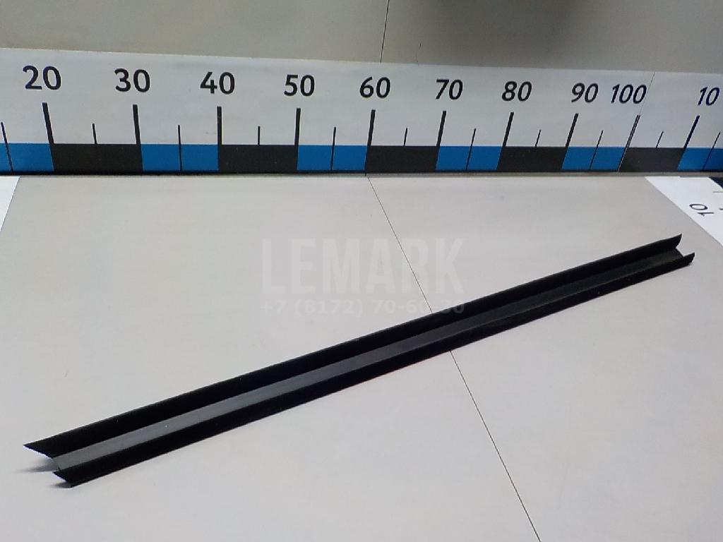 Накладка стекла переднего правого для  BMW i3 (I01) 2013-2022