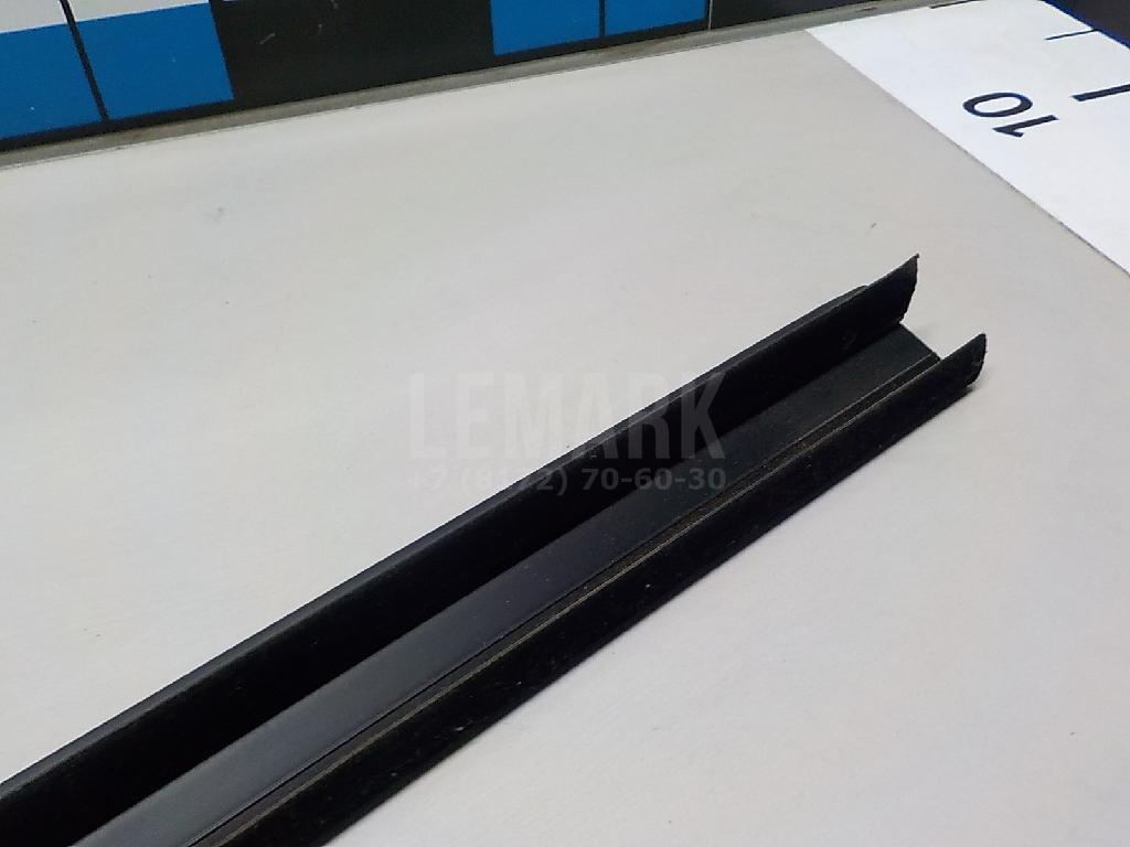 Накладка стекла переднего правого для  BMW i3 (I01) 2013-2022