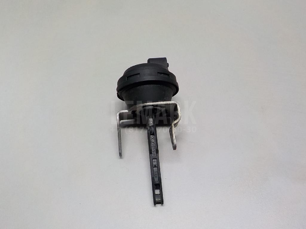 Клапан вакуумный 03C129061B VAG