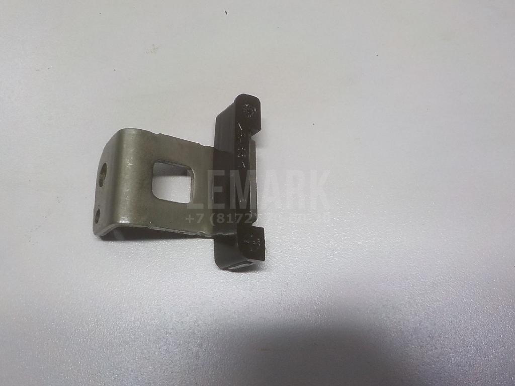 Успокоитель 135660V021 Toyota