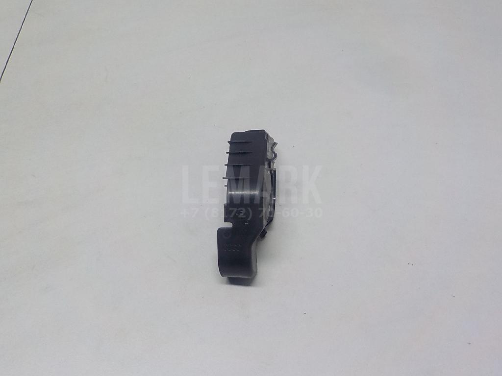 Фиксатор замка двери 8K982764501C VAG