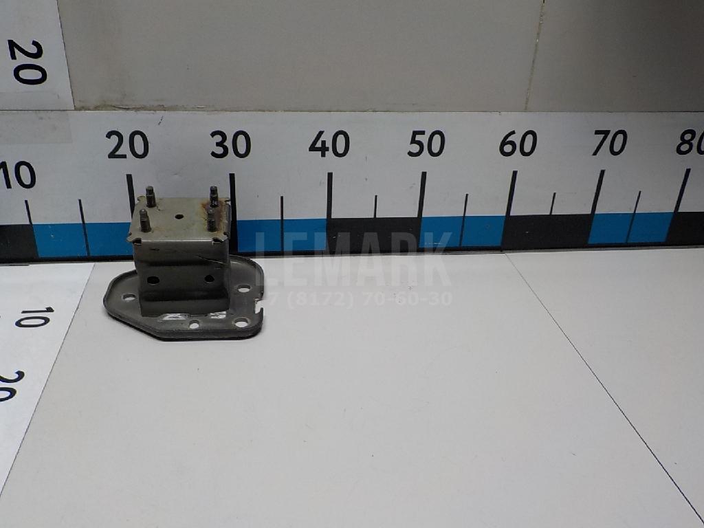 Кронштейн усилителя заднего бампера правый 852104EA0A Nissan