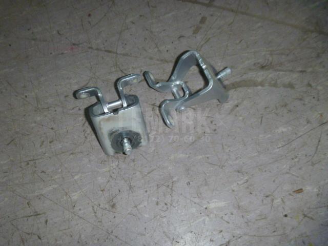 Петля двери багажника 5K6827301A VAG