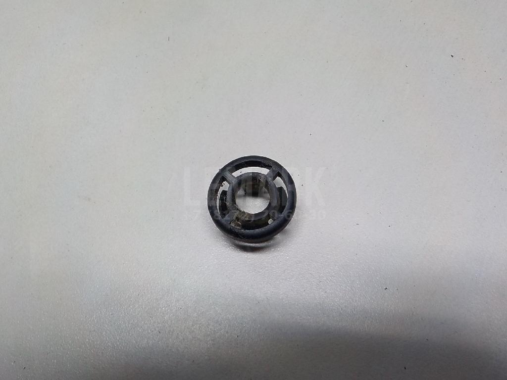 Фиксатор подставки капота 1470846 Ford