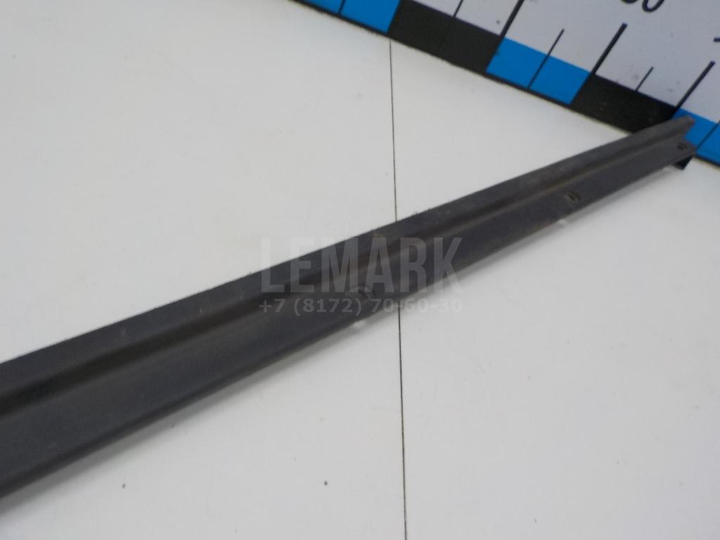 Молдинг передней левой двери для  BMW 1-serie E82/E88 2007-2013