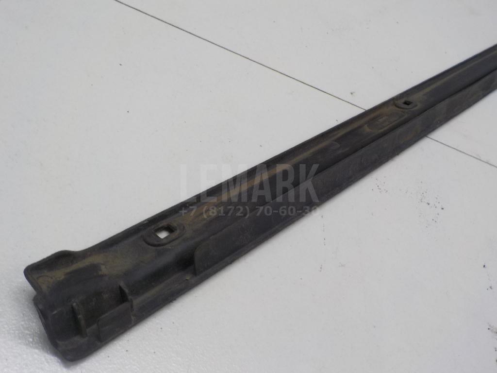 Молдинг передней левой двери для  BMW 1-serie E82/E88 2007-2013