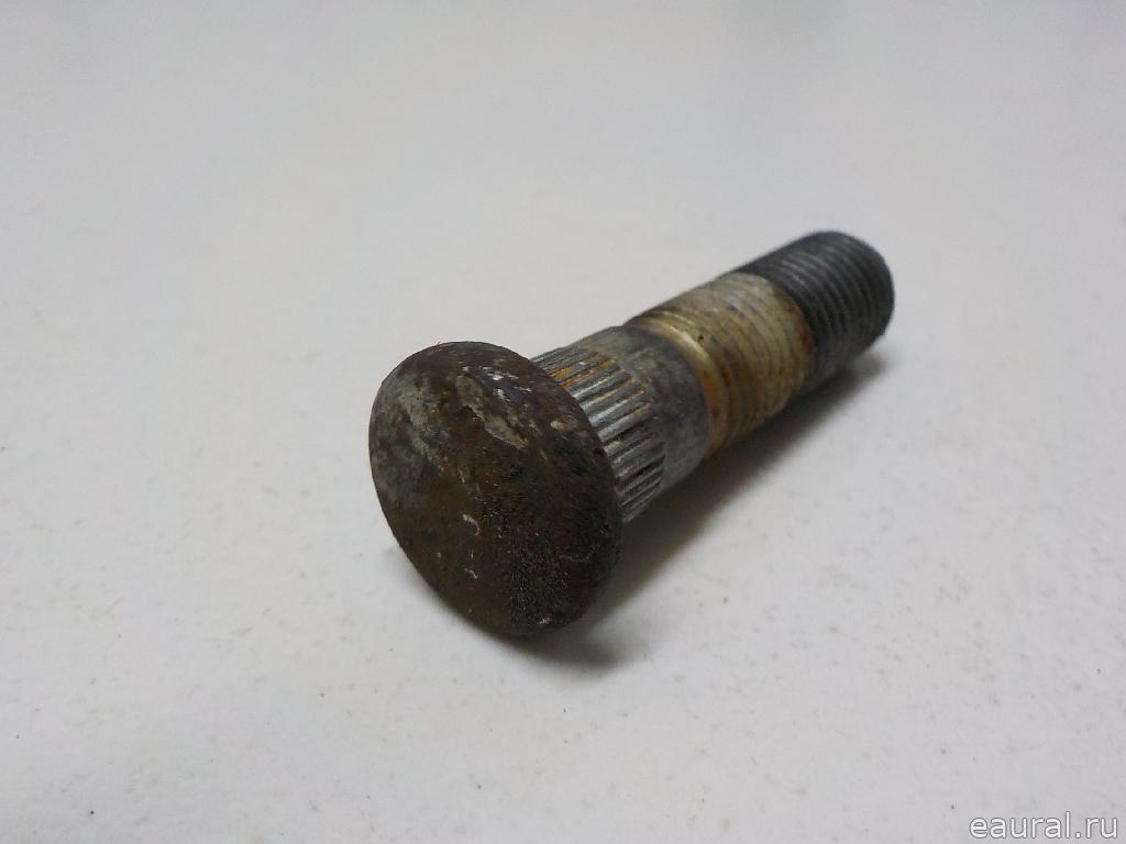 Шпилька колеса