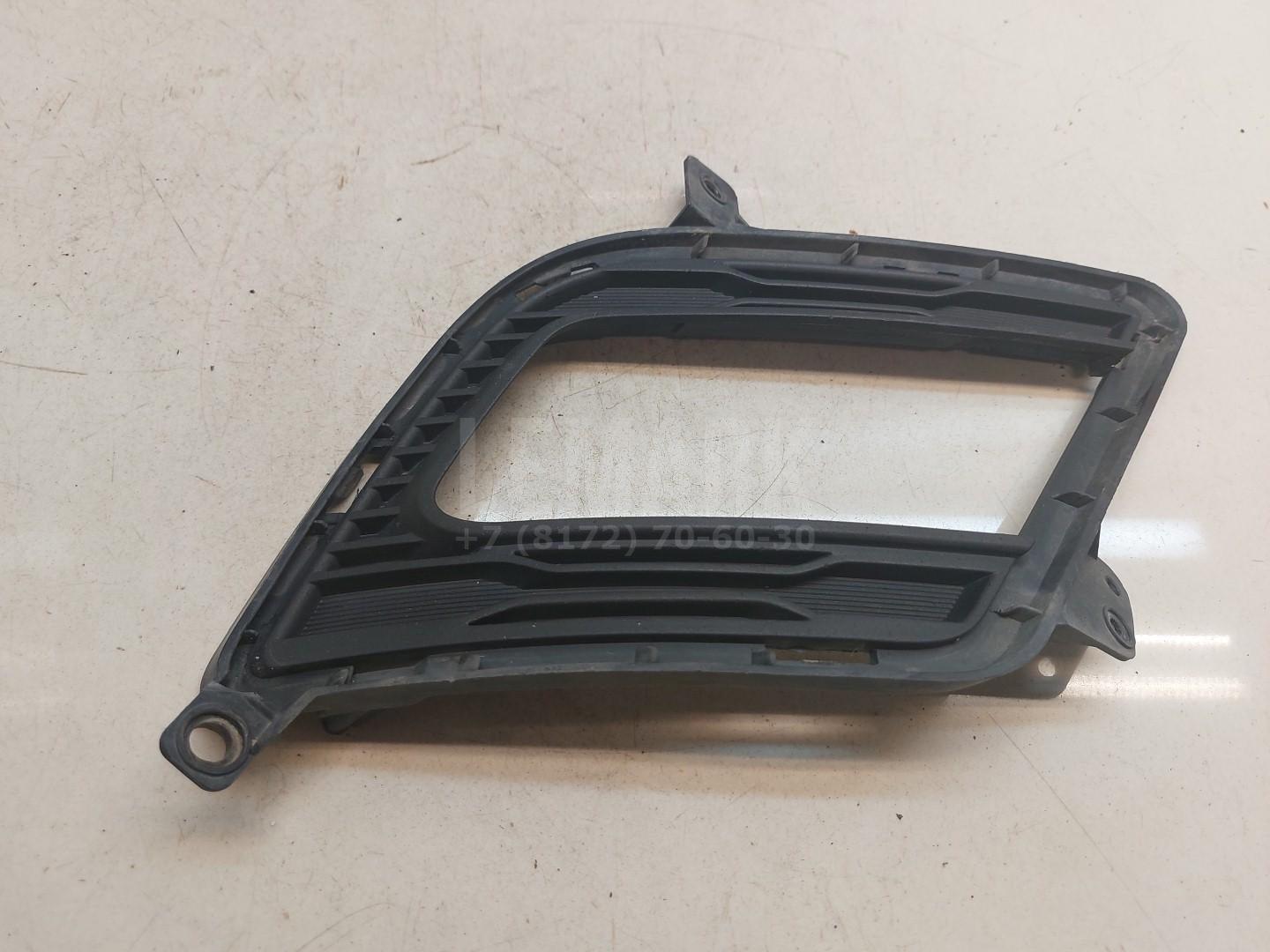 Решетка в бампер правая 865641H500 Hyundai-Kia