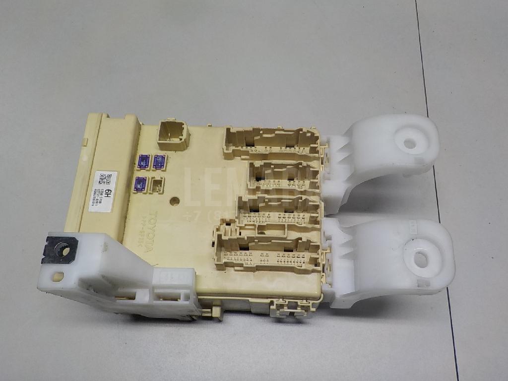 Блок предохранителей 8273042811 Toyota