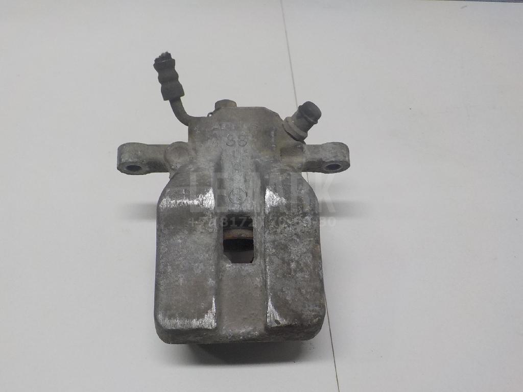 Суппорт тормозной задний правый 4783042060 Toyota