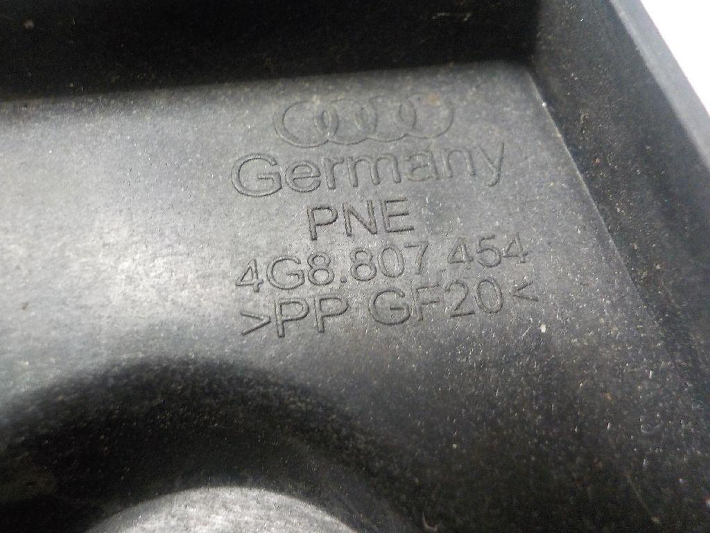 Направляющая заднего бампера правая для  BMW X1 F48 2014-2022