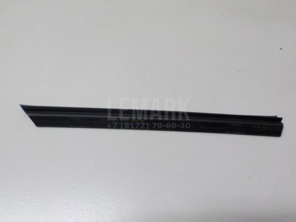 Накладка стекла заднего правого для  BMW 1-serie E82/E88 2007-2013