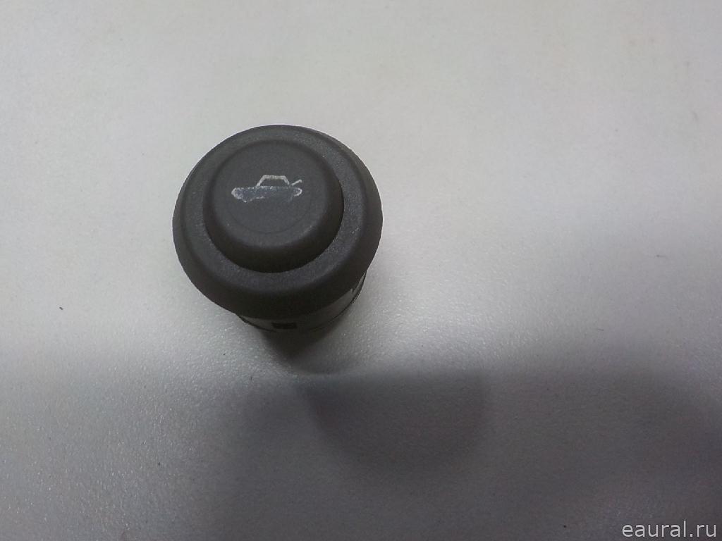 Кнопка открывания багажника