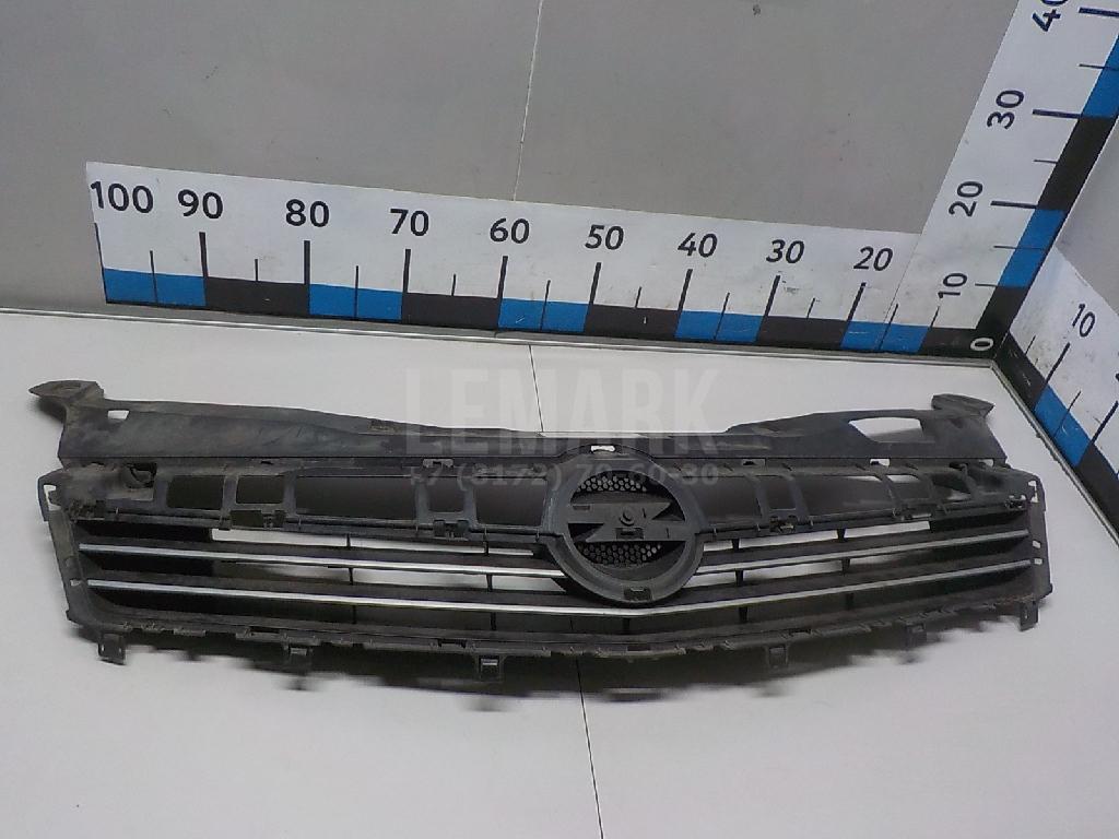 Решетка радиатора 1320370 GM