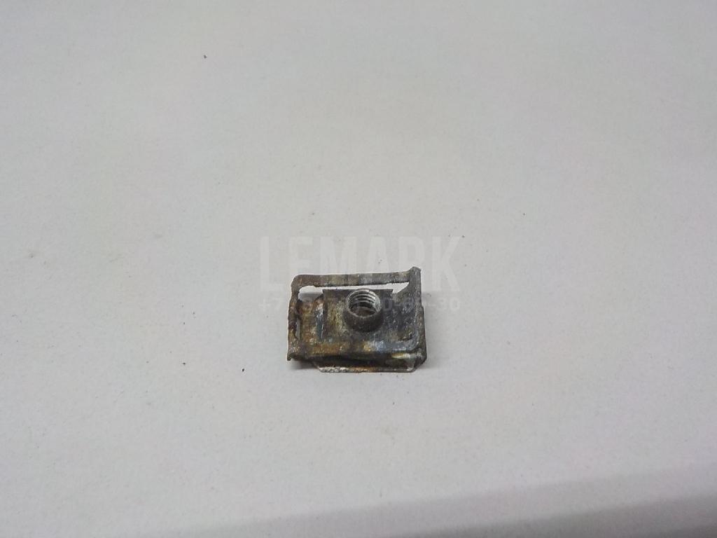 Крепеж 1337998 GM