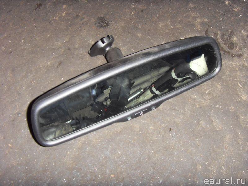 Зеркало заднего вида