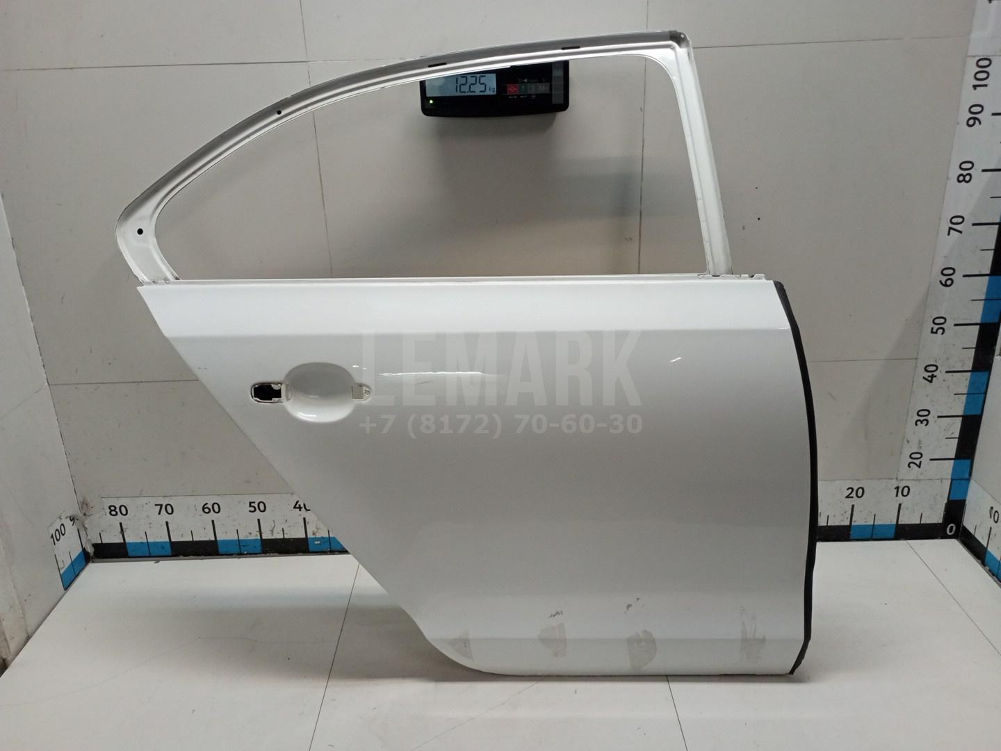 Дверь задняя правая 5C6833056E VAG