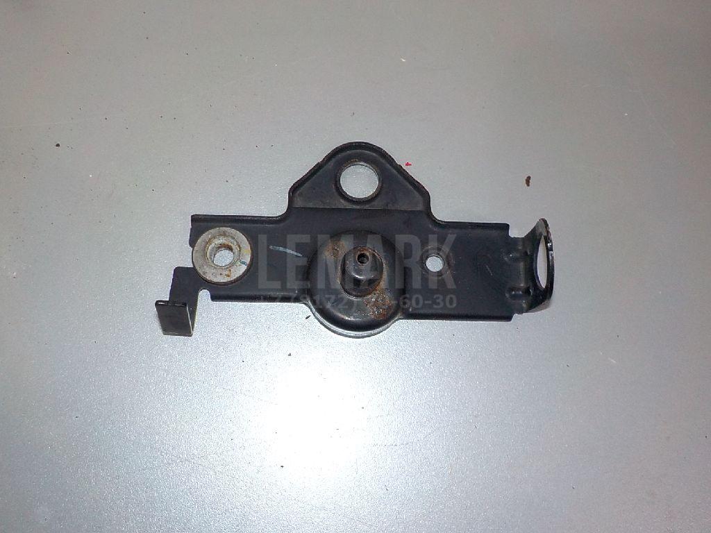 Кронштейн интеркулера 1653426020 Toyota