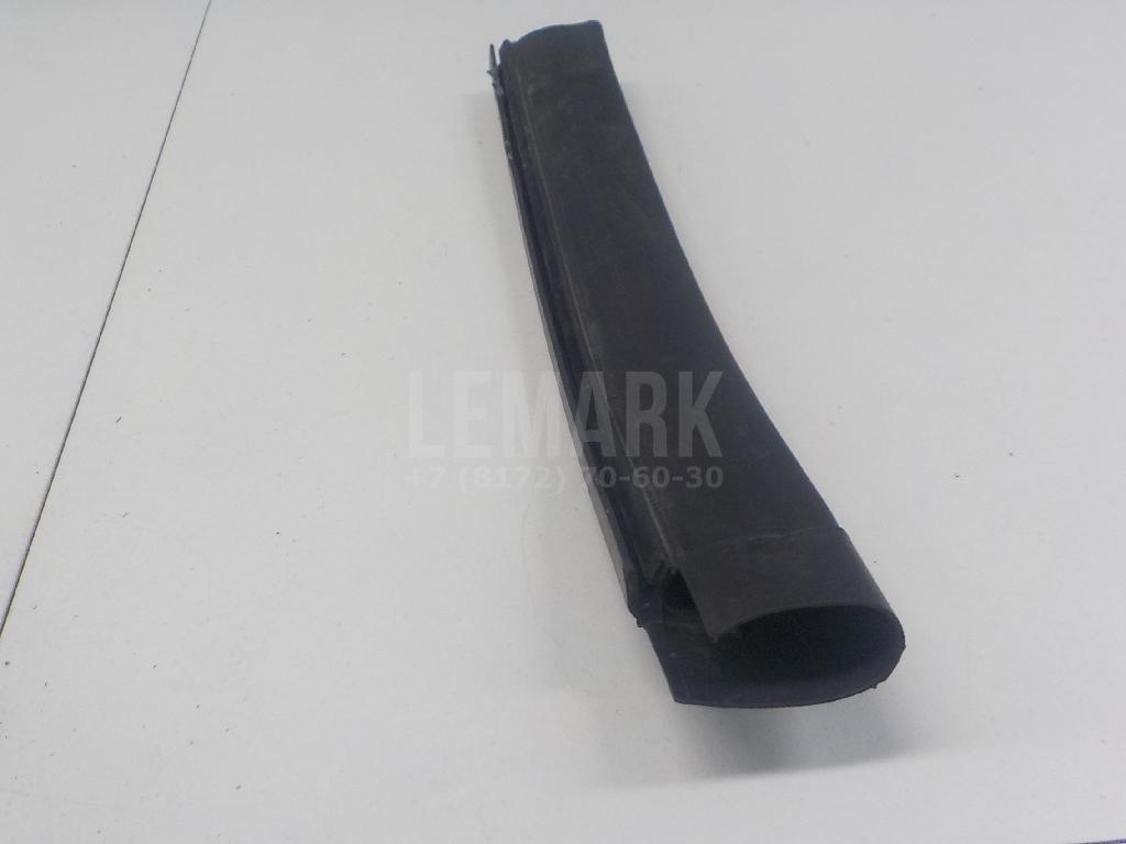 Уплотнитель капота для  BMW X3 E83 2004-2010