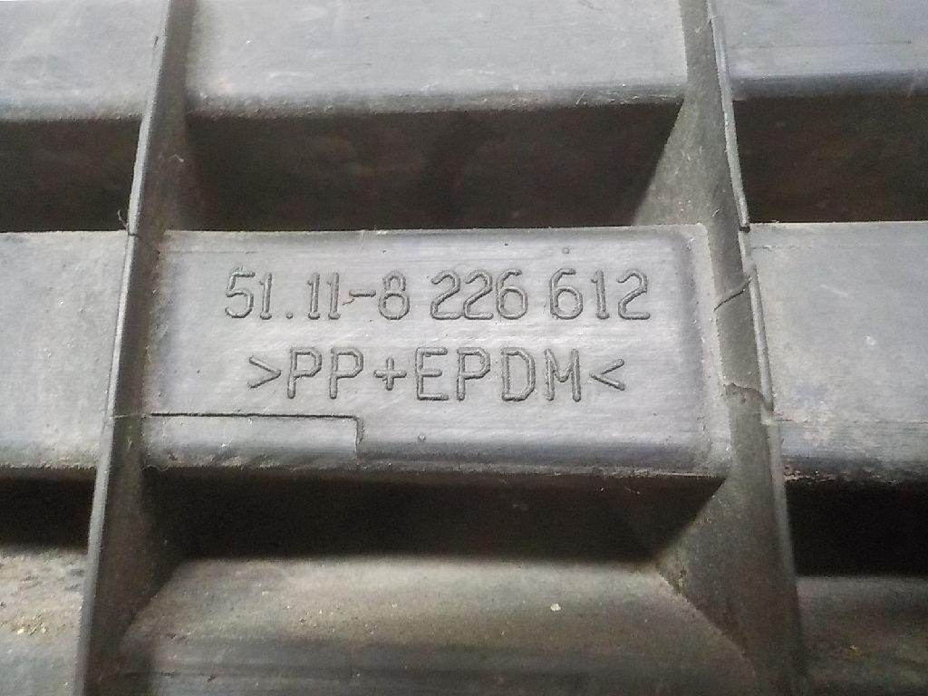 Решетка в бампер правая для  Audi A8 [4E] 2002-2010
