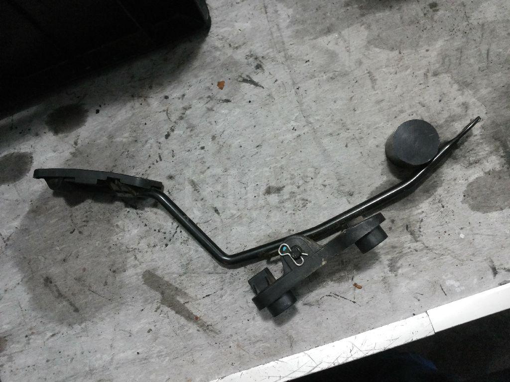 Педаль газа 327002H100 Hyundai-Kia