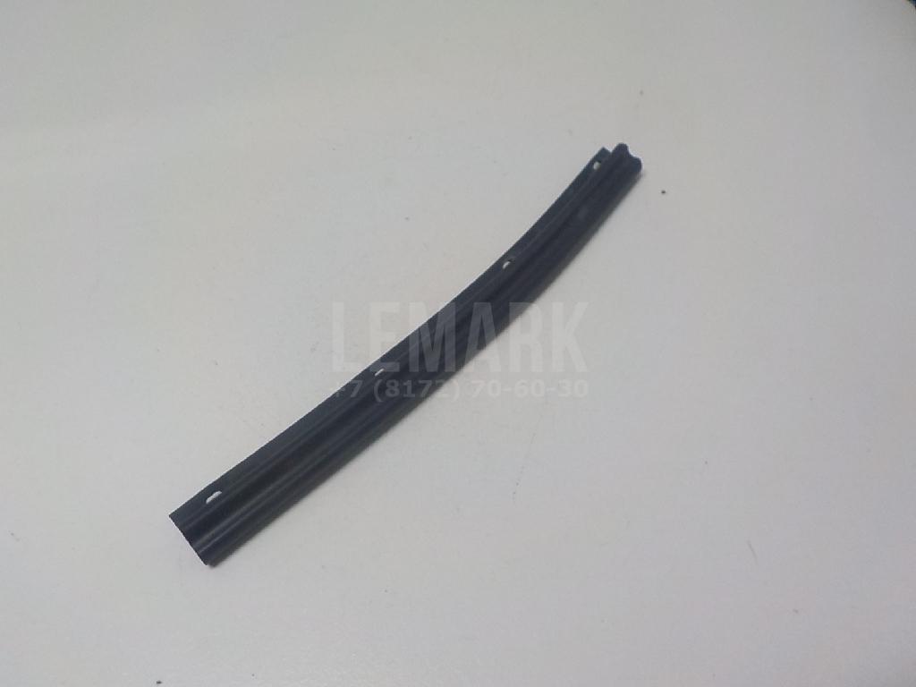 Уплотнитель капота 1T0823707C VAG
