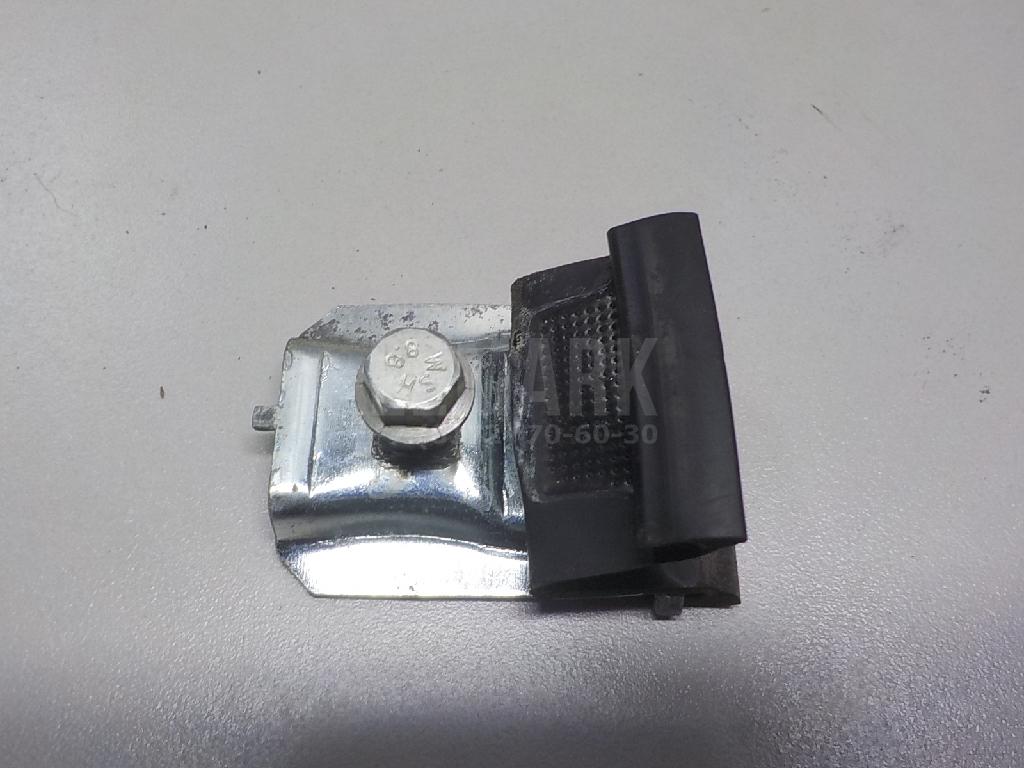 Крепеж 1252621 Ford