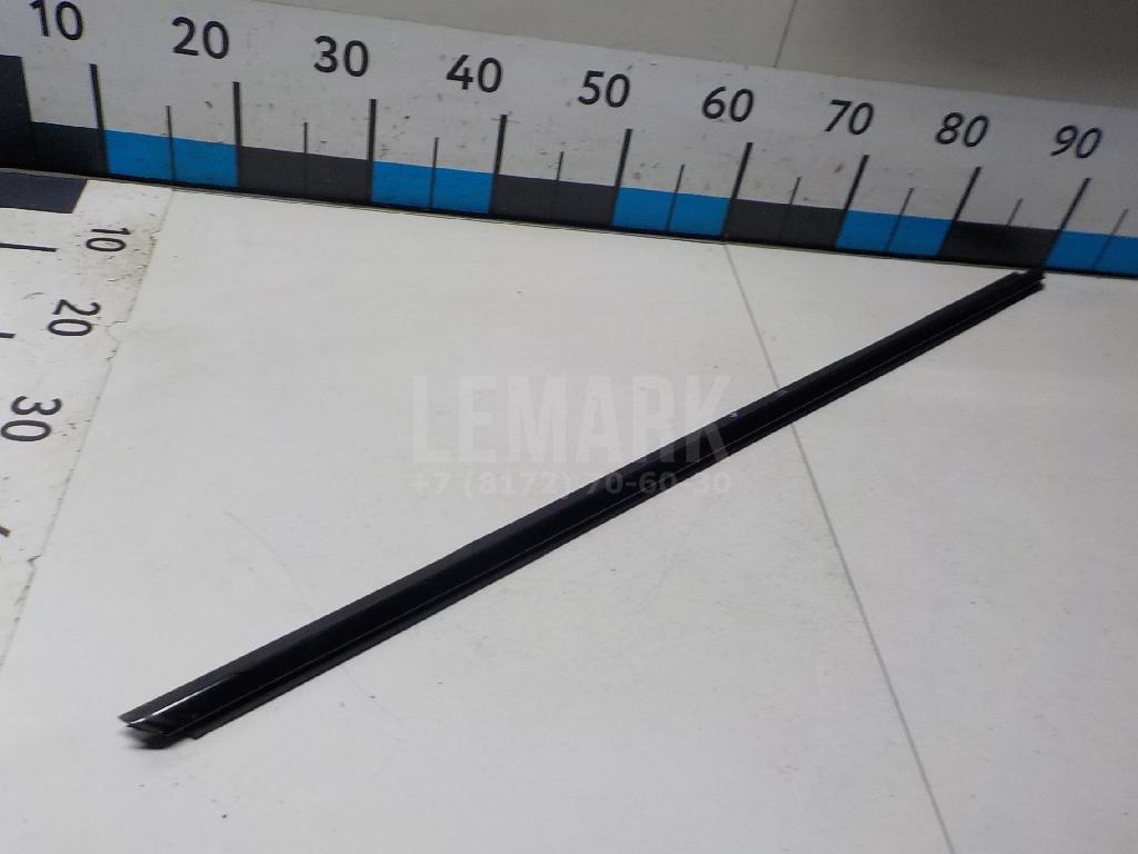 Накладка стекла переднего правого для  BMW X6 E71 2008-2014