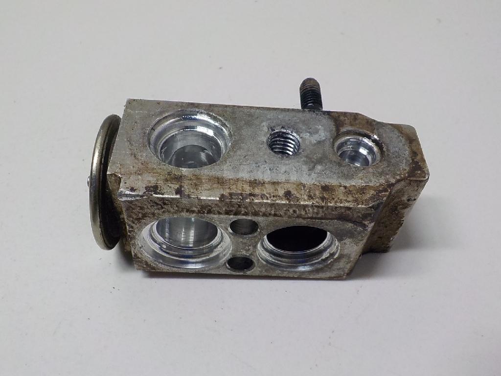 Клапан кондиционера 976261U000 Hyundai-Kia