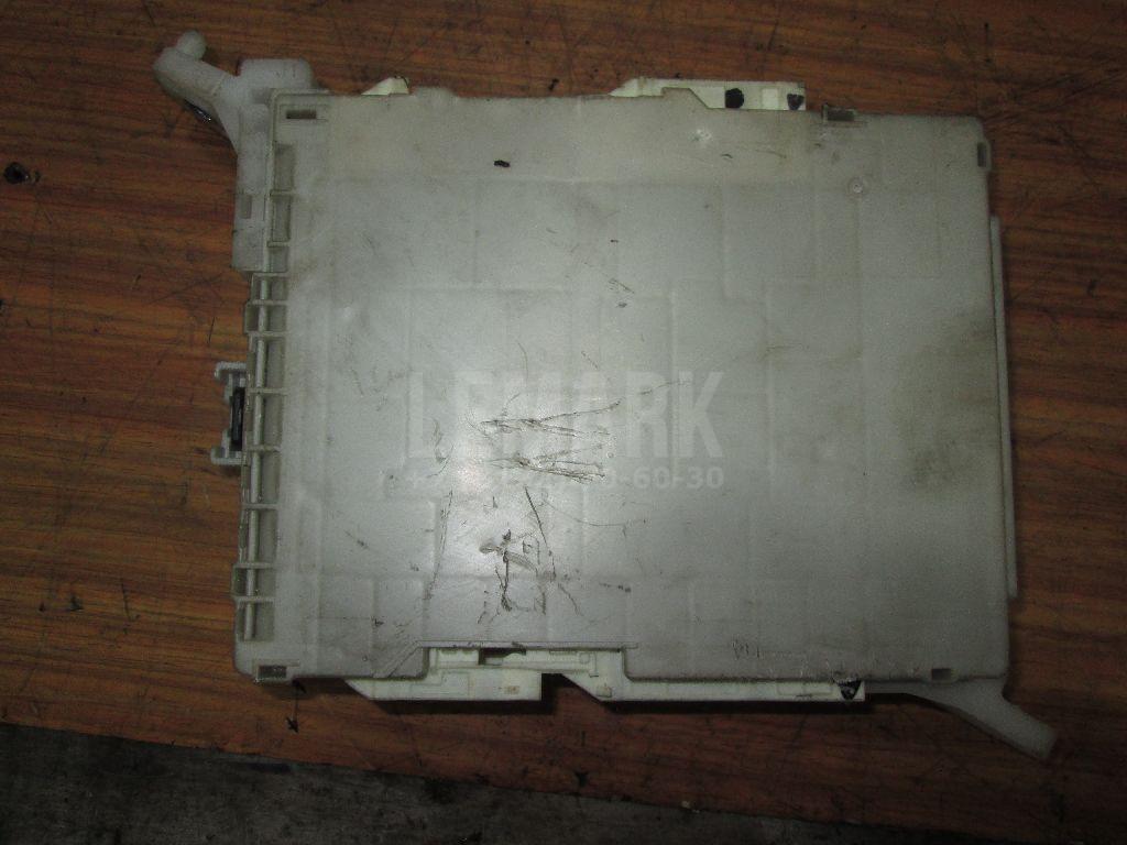 Блок предохранителей 8273060180 Toyota