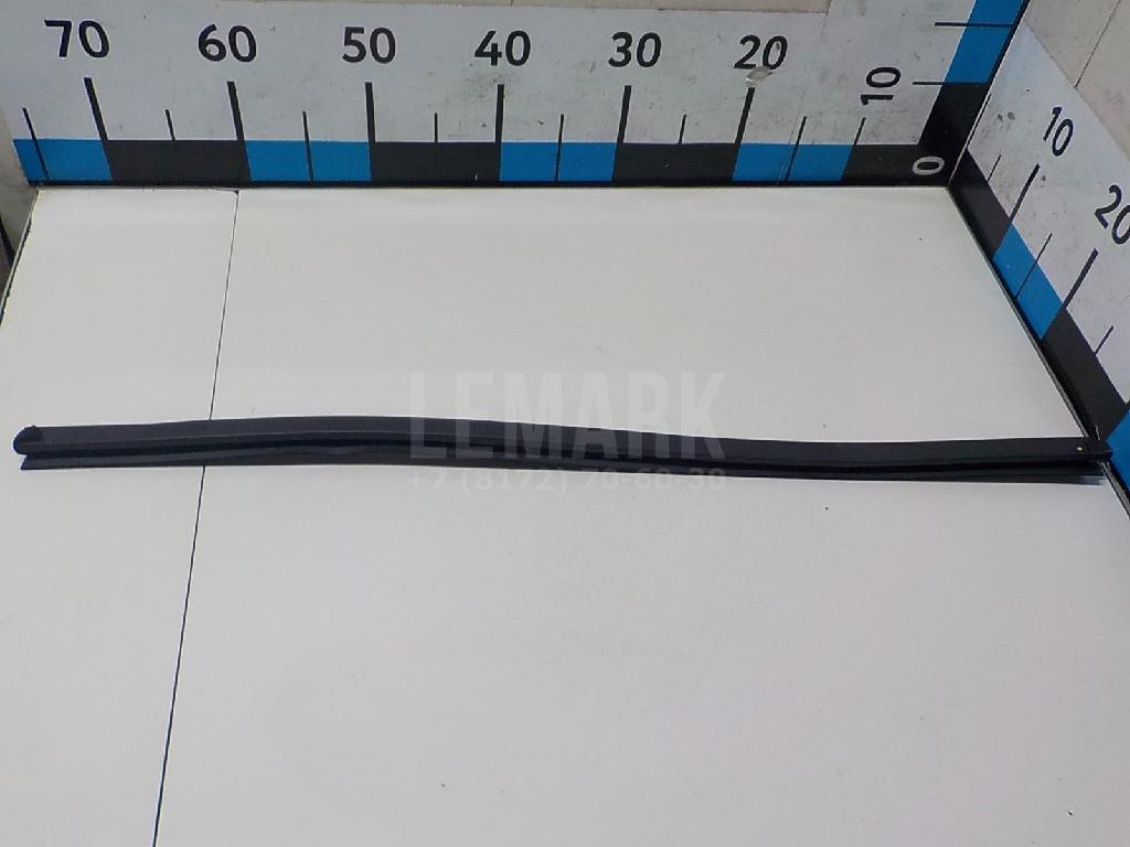 Накладка стекла заднего правого 83241D3000 Hyundai-Kia