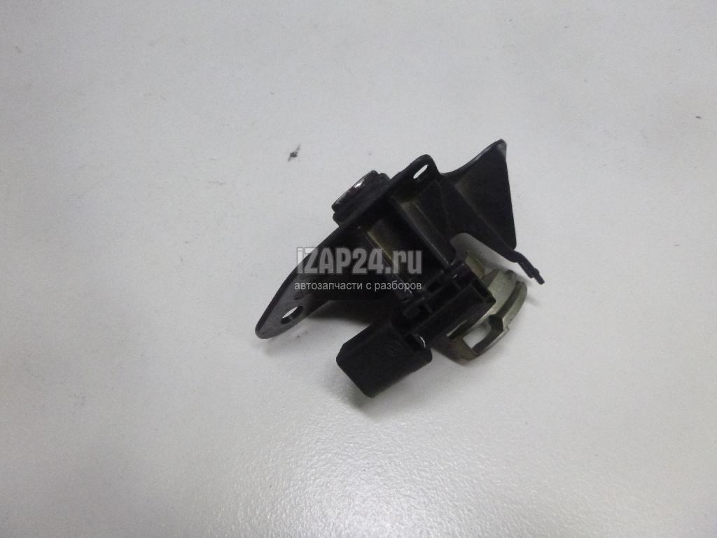 1T0827573C Вставка замка багажника VAG Jetta (2006 - 2011)