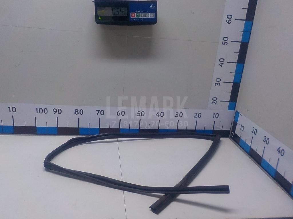Уплотнитель стекла двери 80331JG000 Nissan