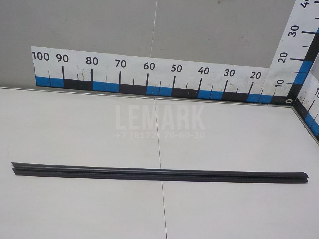 Уплотнитель двери 1486610 Ford