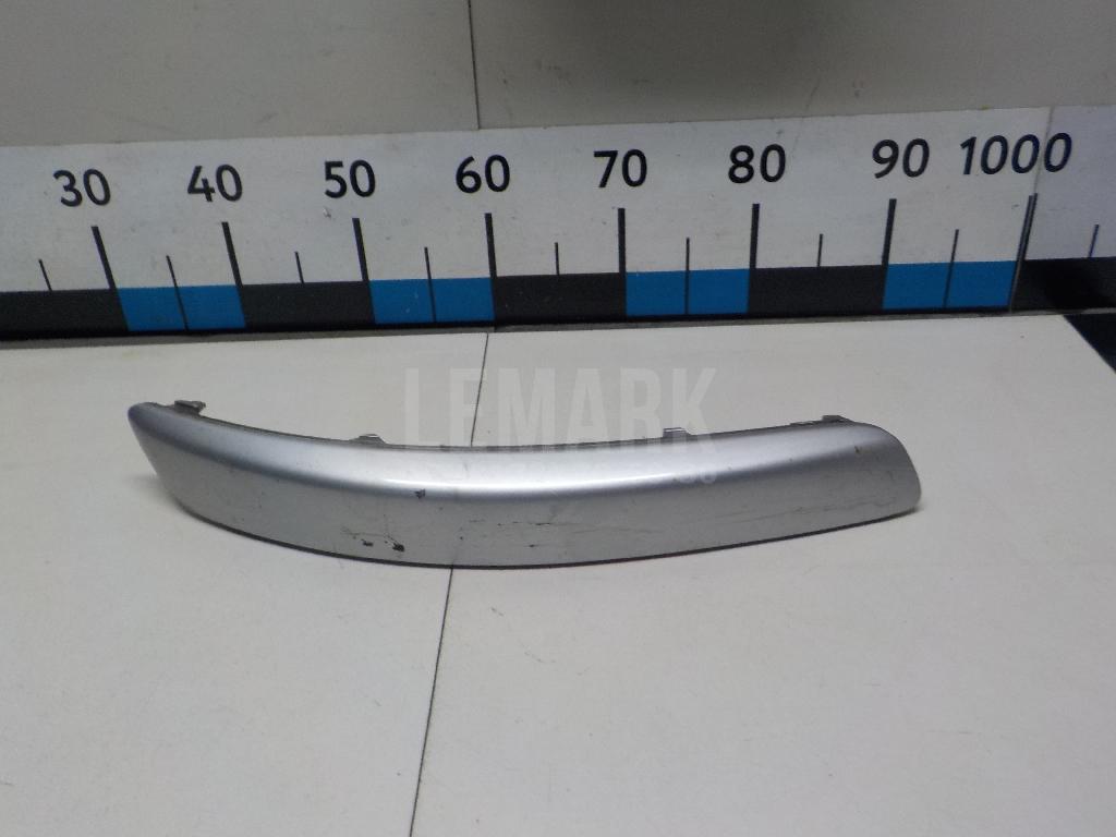 Молдинг переднего бампера правый 1K0807656AGRU VAG