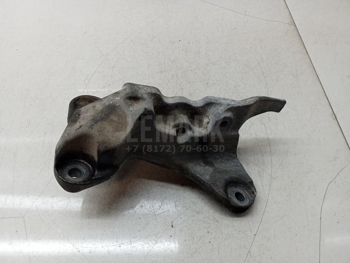Кронштейн двигателя правый 0684206 GM