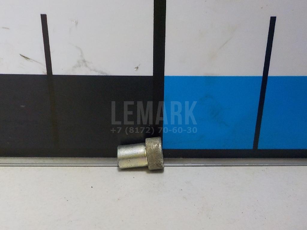 Втулка (кузов внутри) 52408ED500 Nissan