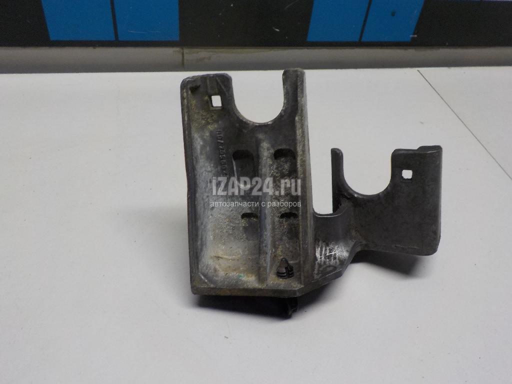 8200502700 Кронштейн крепления троса КПП Renault Megane II (2003 - 2009)