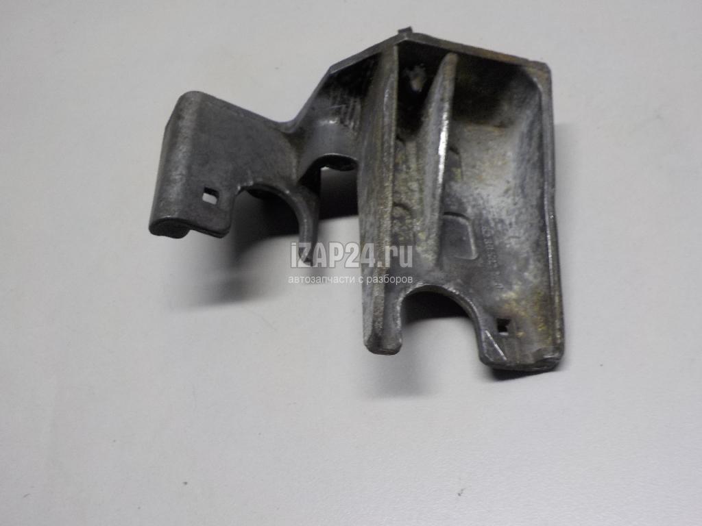 8200502700 Кронштейн крепления троса КПП Renault Megane II (2003 - 2009)