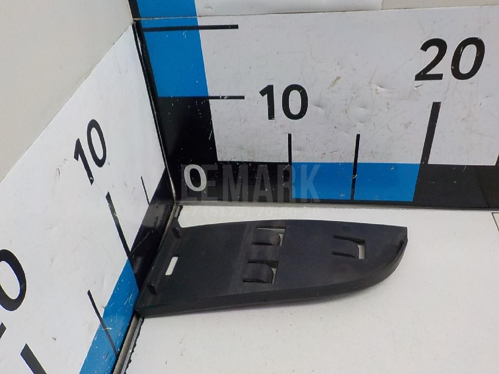 Заглушка бампера правая 62256JD01H Nissan