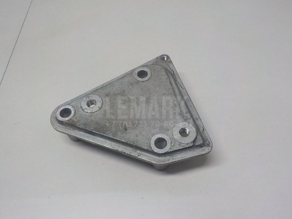 Кронштейн двигателя правый 5684110 GM