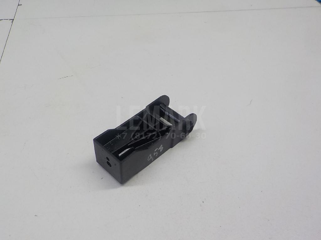 Кронштейн радиатора 7P0121079B VAG