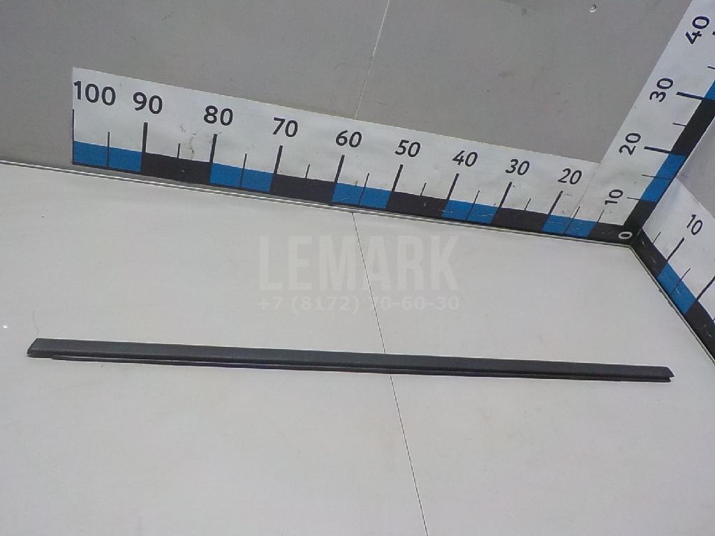 Накладка стекла заднего правого 13391184 GM