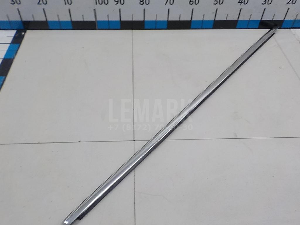 Накладка стекла переднего правого 7P0837476H7Z7 VAG