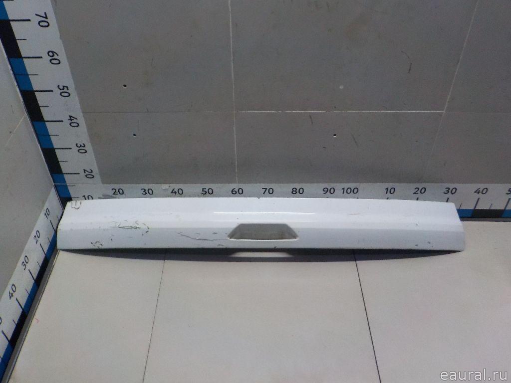 Накладка двери багажника