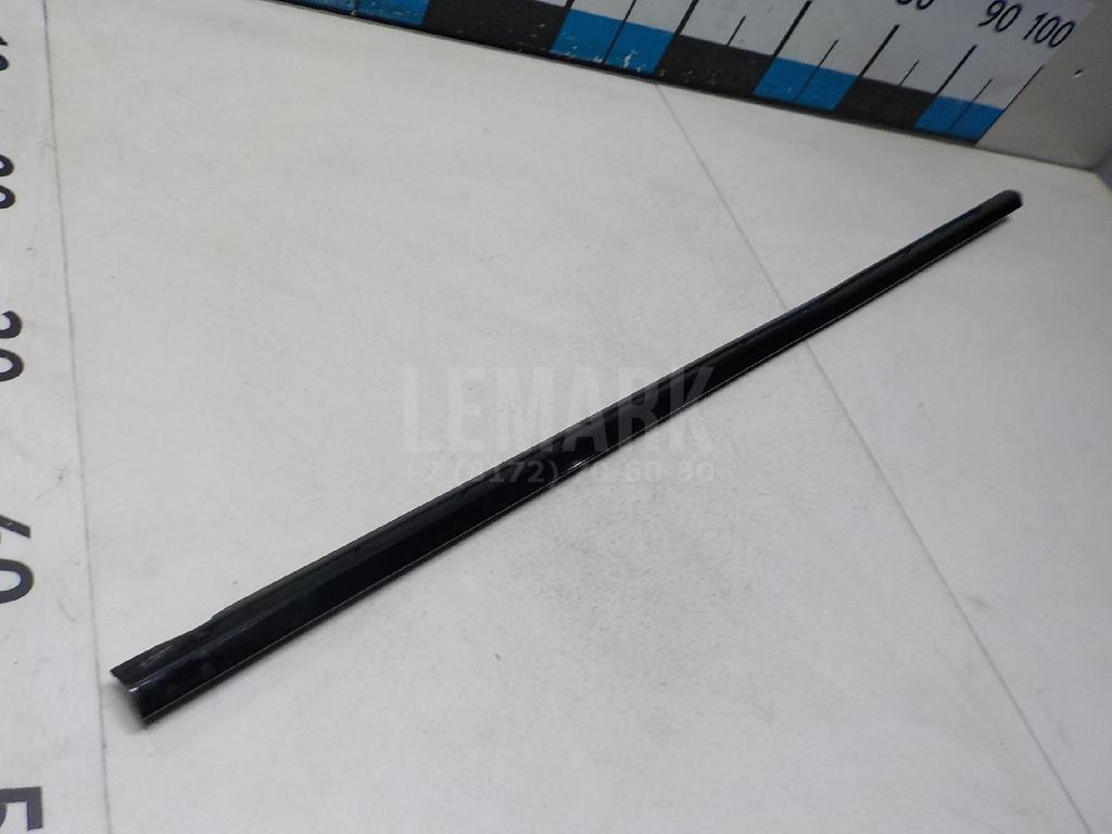 Накладка стекла переднего левого для  BMW X3 E83 2004-2010