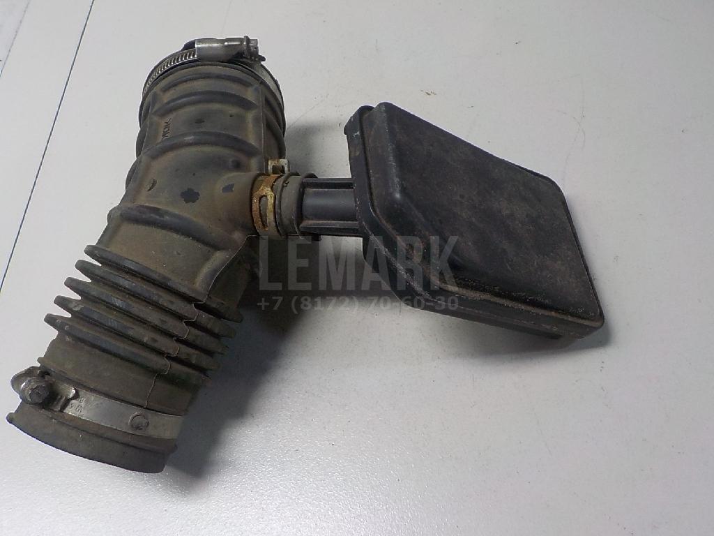 Патрубок воздушного фильтра 165764EB0A Nissan
