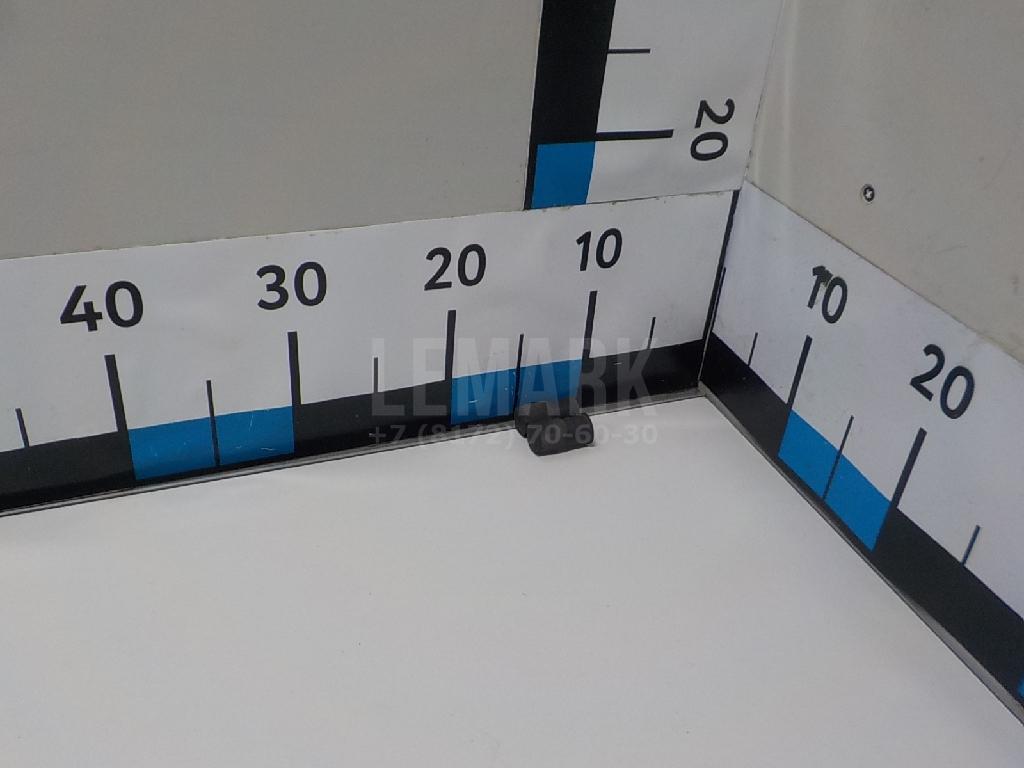 Пыльники направляющих суппорта 4D0698647 VAG