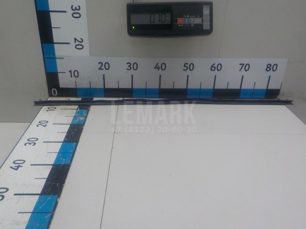 Уплотнитель капота 5338160140 Toyota