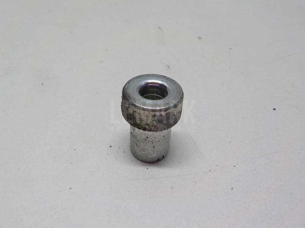 Втулка (кузов внутри) 52408ED500 Nissan